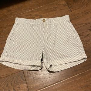 GAP Girlfriend 4 inch Short